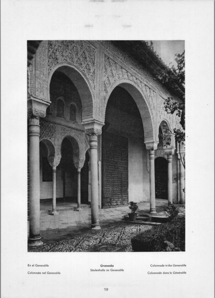 Photo 019: Granada Generalife – Colonnade in the Generalife